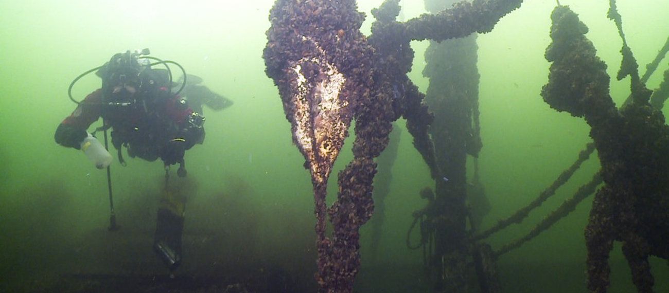 wreck olin in the water